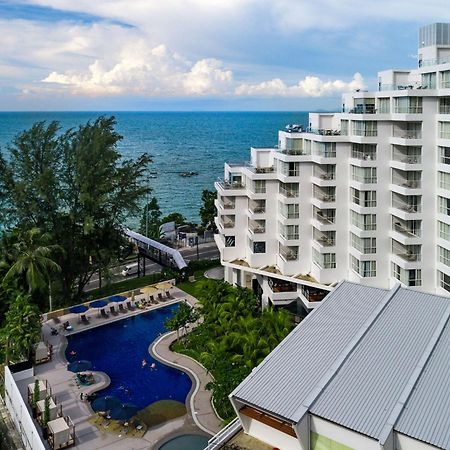 Doubletree Resort By Hilton Hotel Penang Бату Феринги Екстериор снимка