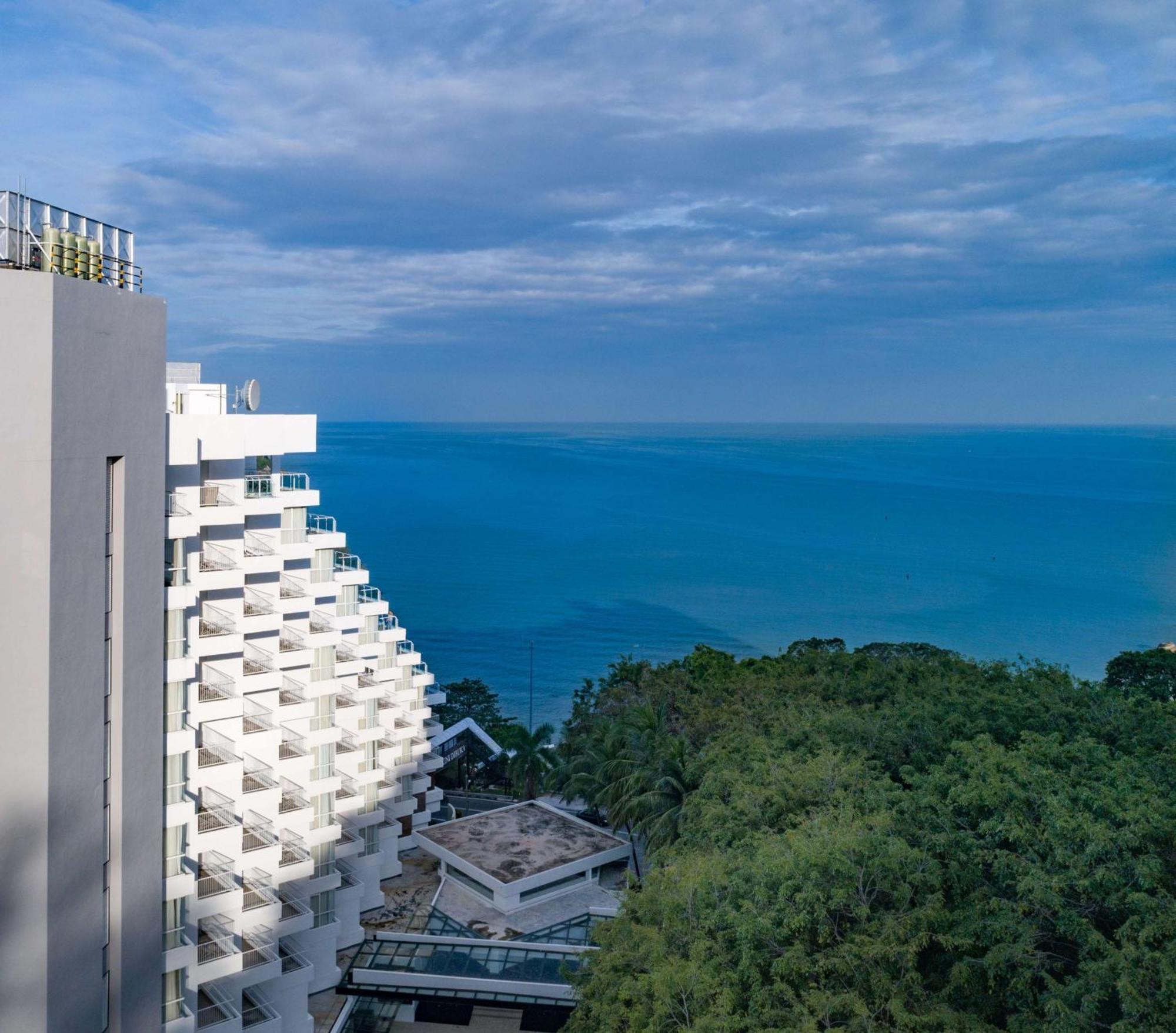 Doubletree Resort By Hilton Hotel Penang Бату Феринги Екстериор снимка