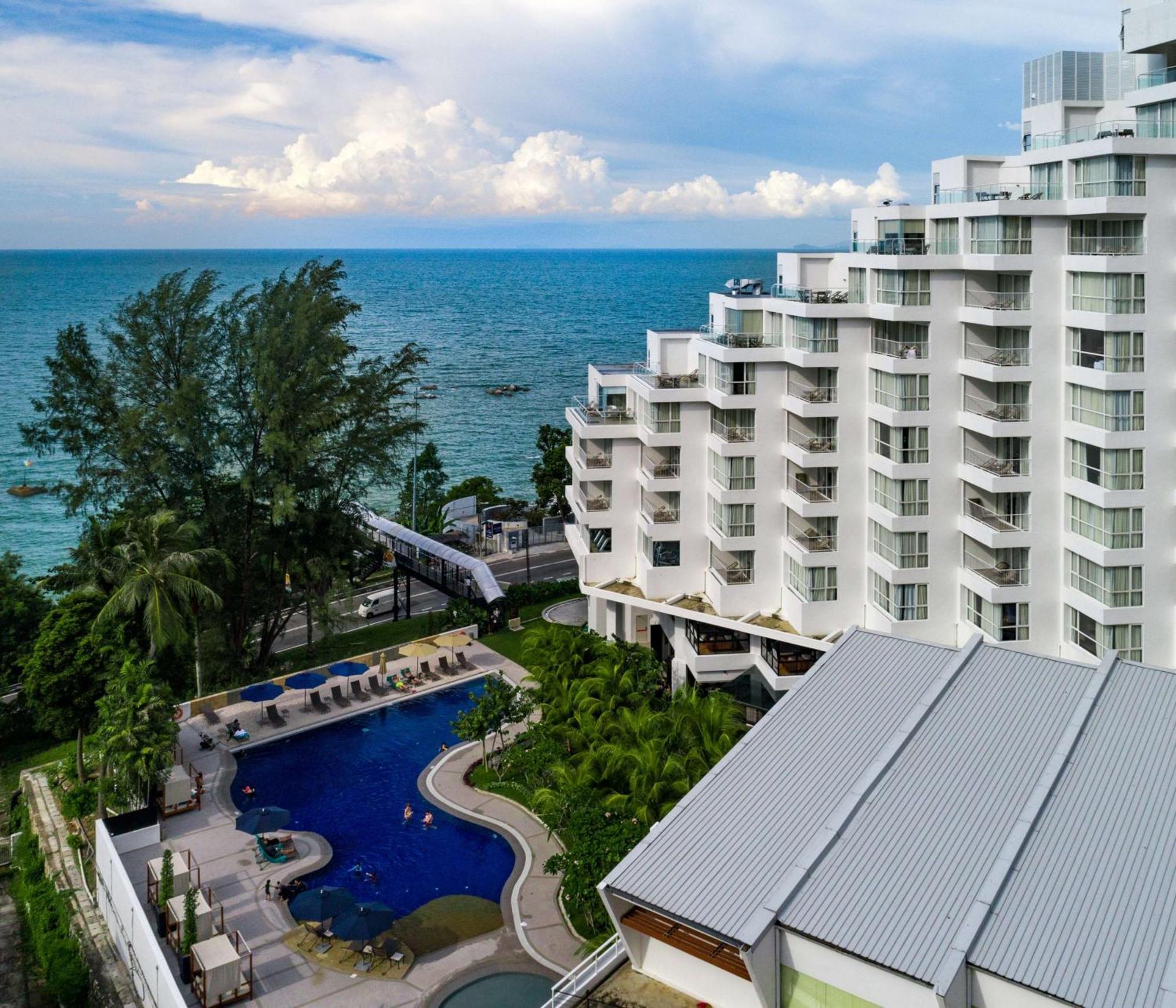 Doubletree Resort By Hilton Hotel Penang Бату Феринги Екстериор снимка